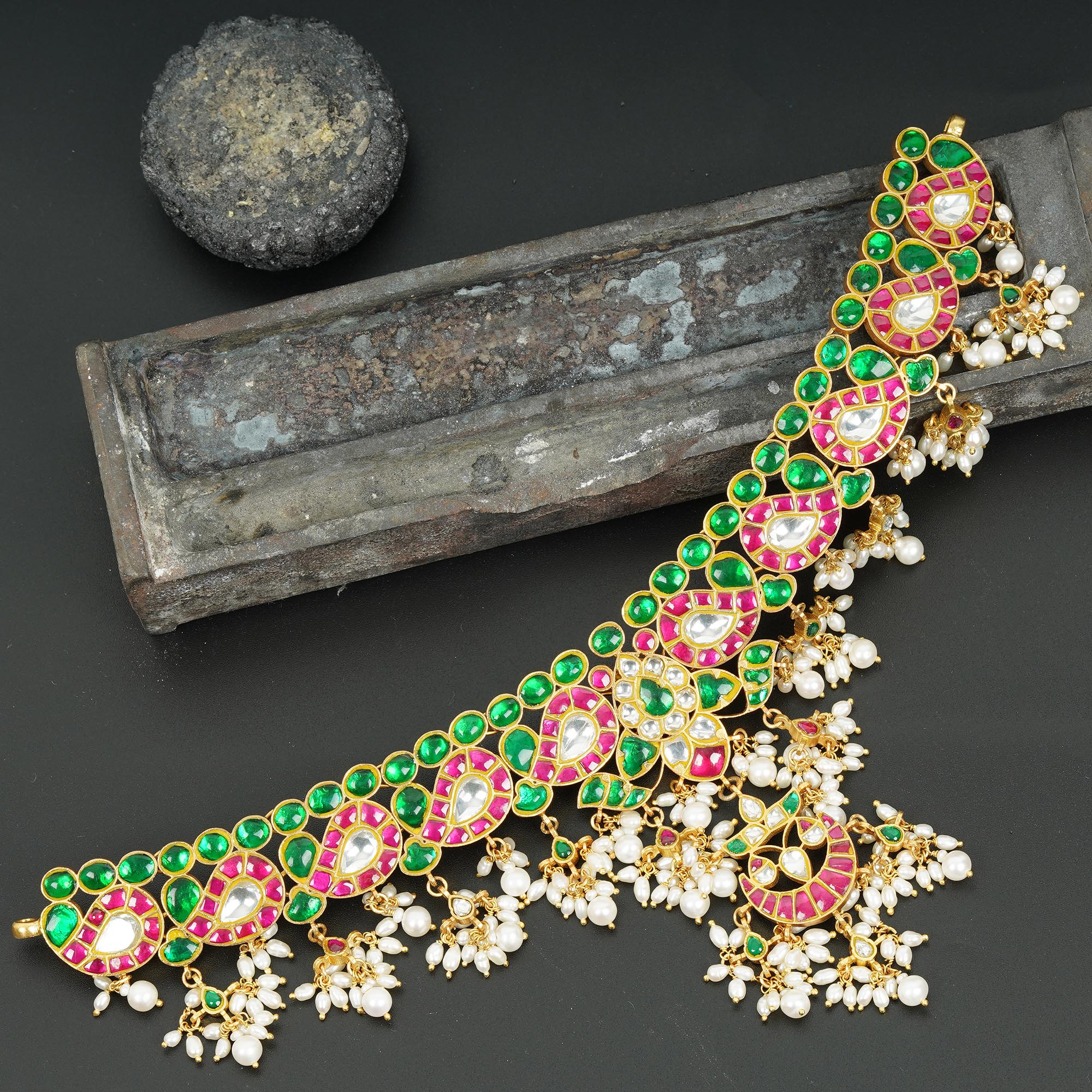 Mango Designed Choker set with an Hanging Pendant