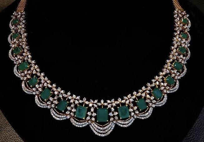 The Modern Curves Necklace